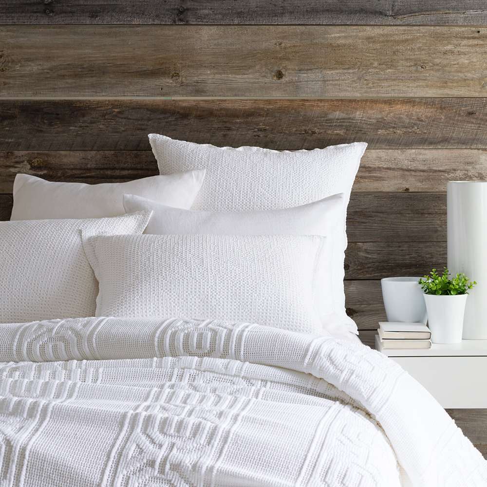 Beducation 101 How To Layer Whites For The Ultimate YearRound Bed